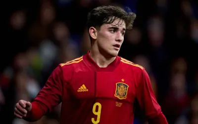 Festival del fútbol español y la pasión carnavalera en el Día del Derbi