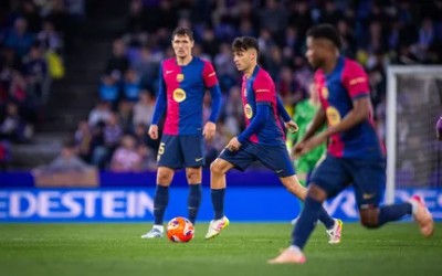 Barça vence 2-1 a Espanyol y refuerza su liderato