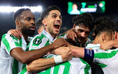 Betis empata 1-1 con Fiorentina y llega a la final de Conference