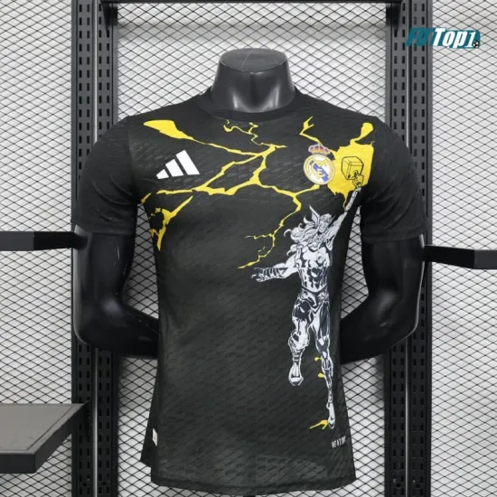 Camiseta Real Madrid x Marvel 2025/2026 Edición Especial Negro (EDICIÓN JUGADOR)